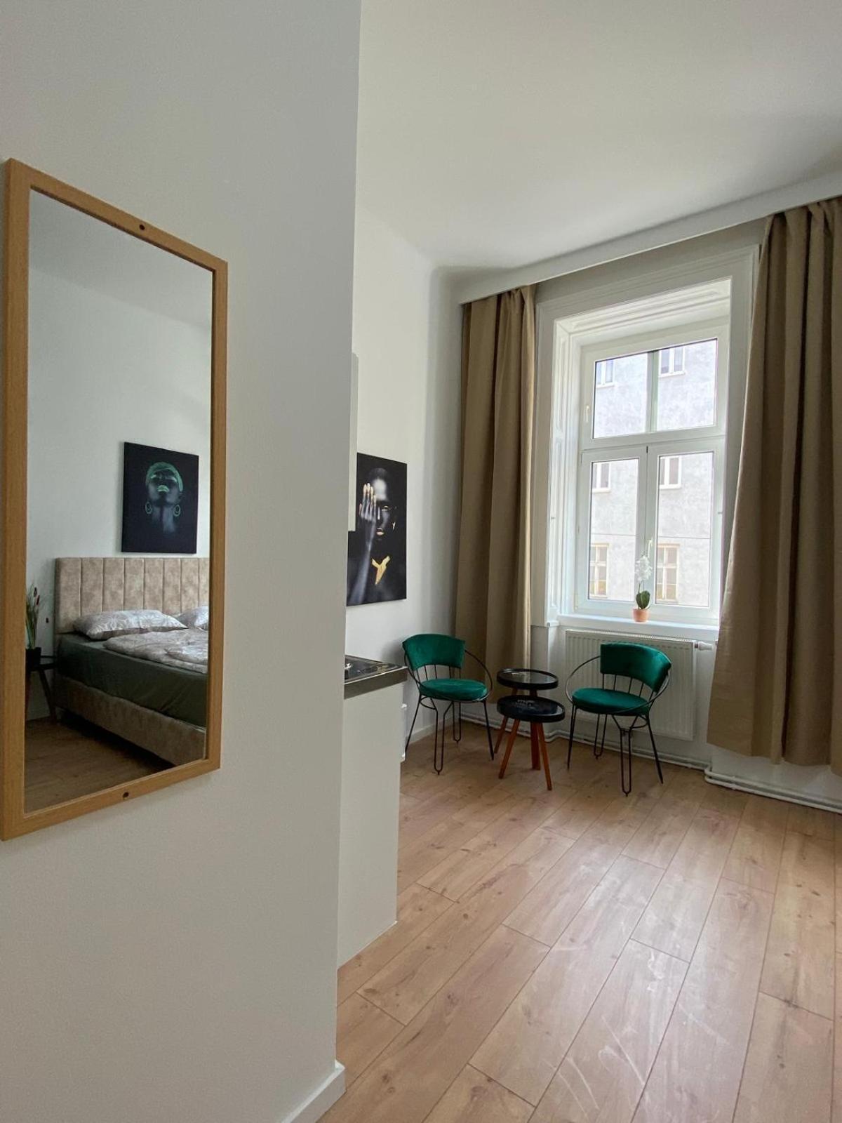 8 Fully Equipped Studio Shared Apt W Terrace Margareten 비엔나 외부 사진
